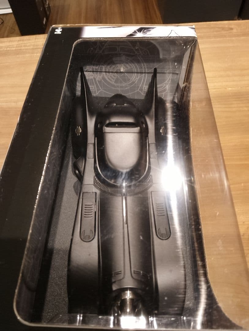 1/18 ホットウィール　バットマン　バットモービル　ミニカー