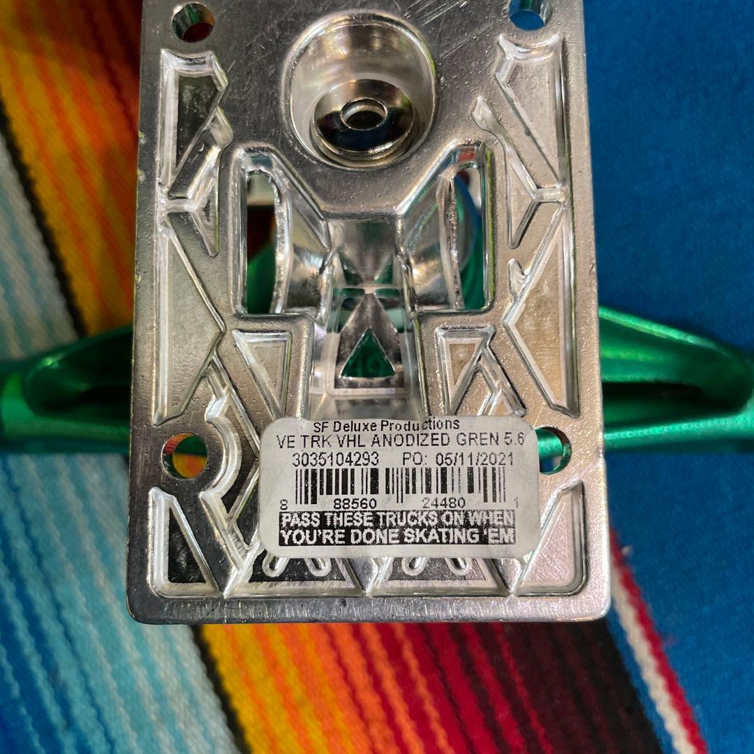 ベンチャー　グリーン スケートボード トラック 2個セットvホロー5.6