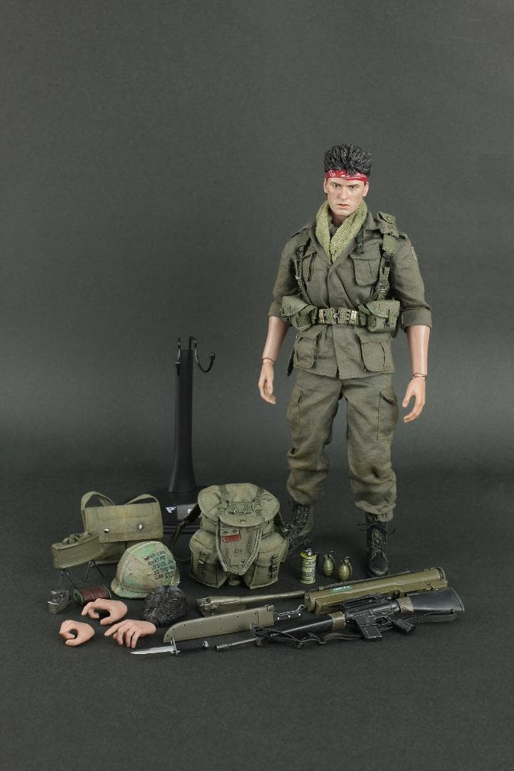 ホットトイズ　HOTTOYS　プラトーン