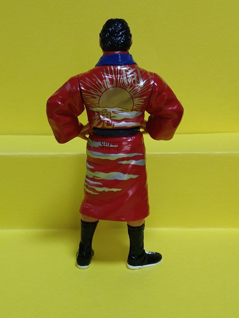 アントニオ猪木、小川直也、大仁田厚、桜庭和志、春一番のフィギュア７体