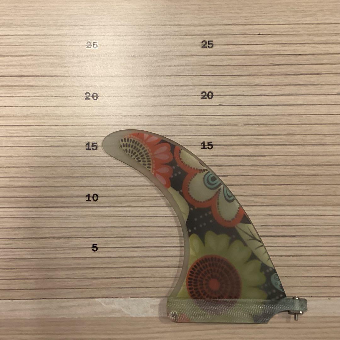 新品未使用シングルフィン6.5インチ　 フラワーデザイン スクリュー付き