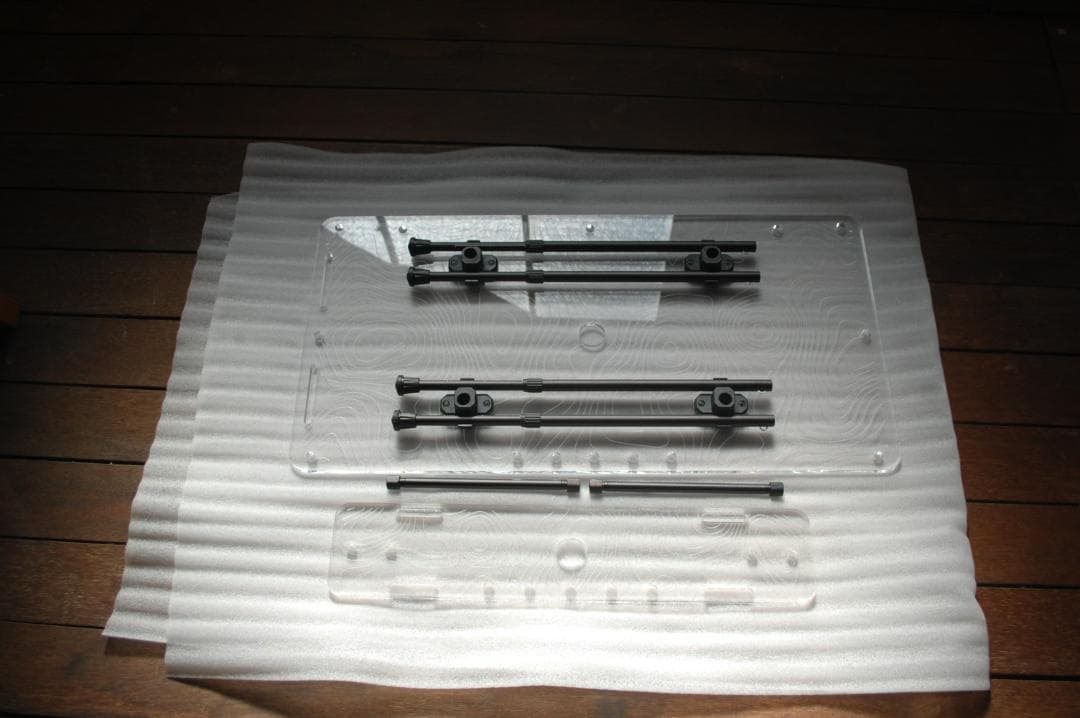 28000円→アウトレットSALE！アクリルキャンプテーブル80ｘ40ｃｍ棚付き