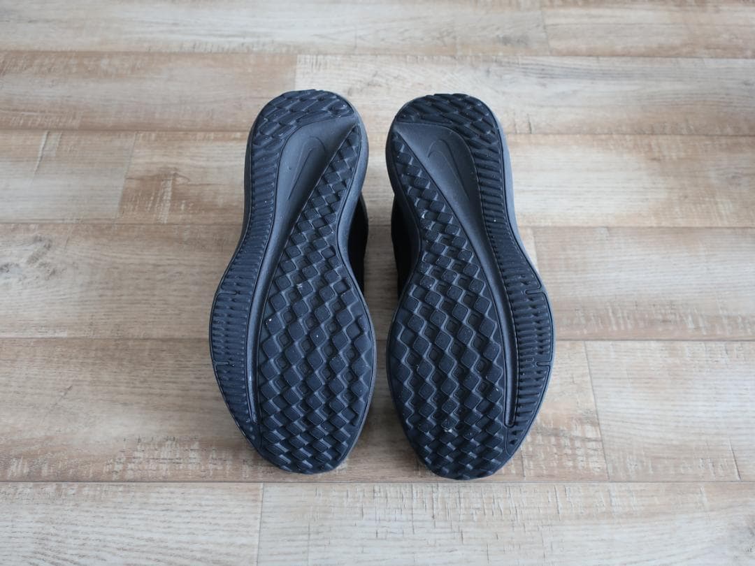 ★人気 ナイキ ウィンフロー10 ブラック 27cm 高機能ランニングシューズ