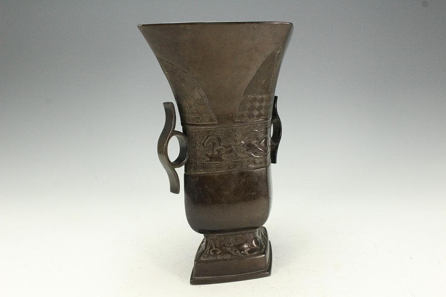 茶道具 花道 古銅 饕餮紋 菱口 瓶 高23.5cm 時代物(K-YC390)