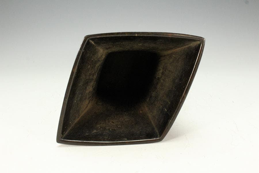 茶道具 花道 古銅 饕餮紋 菱口 瓶 高23.5cm 時代物(K-YC390)