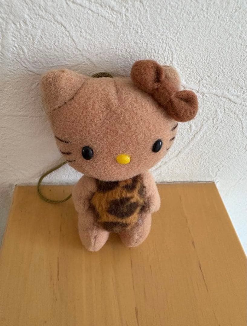 ハローキティ　日焼けキティ ヒョウ柄　マスコットストラップ