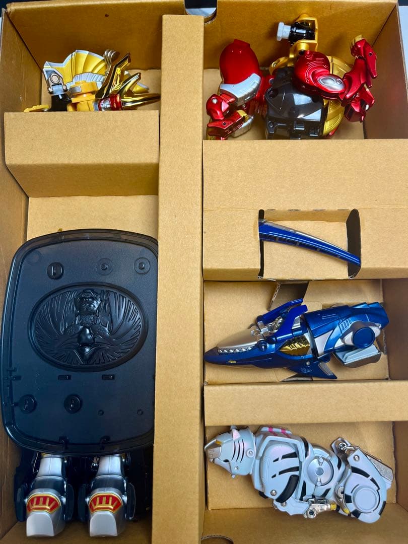 DX超合金　百獣合体ガオキング　新品未使用品