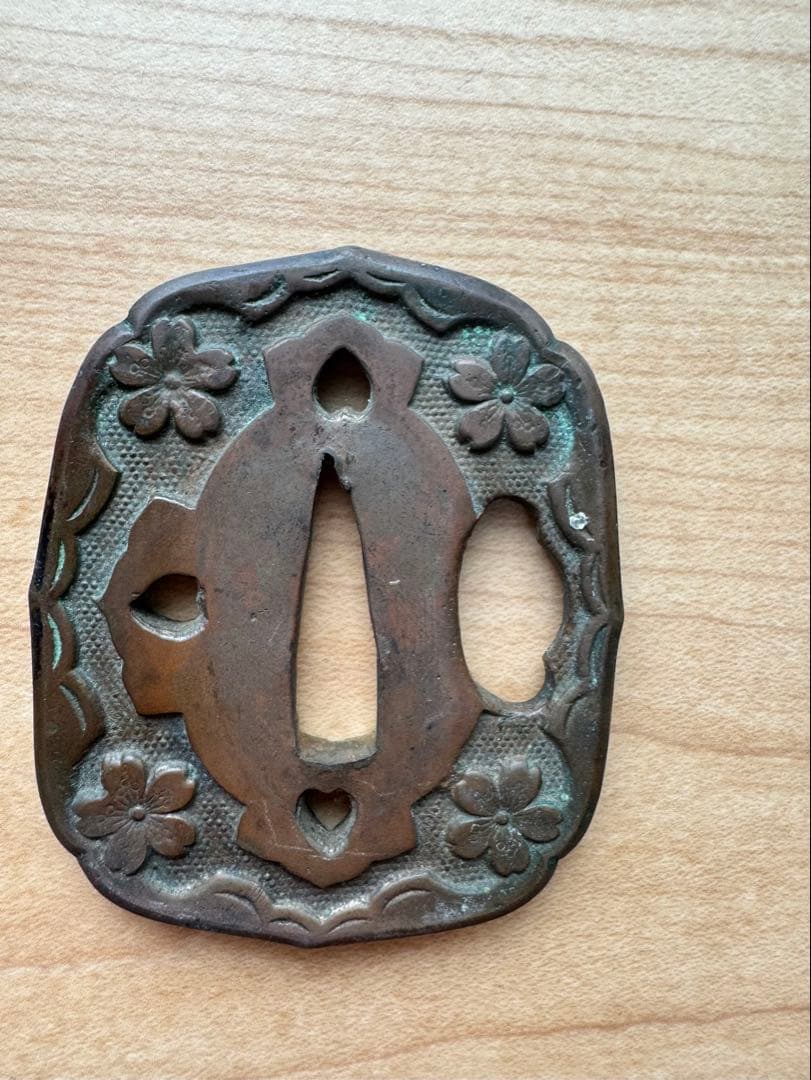 鍔(つば) 日本刀　旧日本軍　軍刀　当時物　武具　刀装備