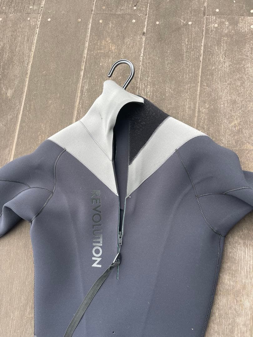 REVO レボリューション　ジャーフル2mm L〜XL相当【初冬まで大活躍】