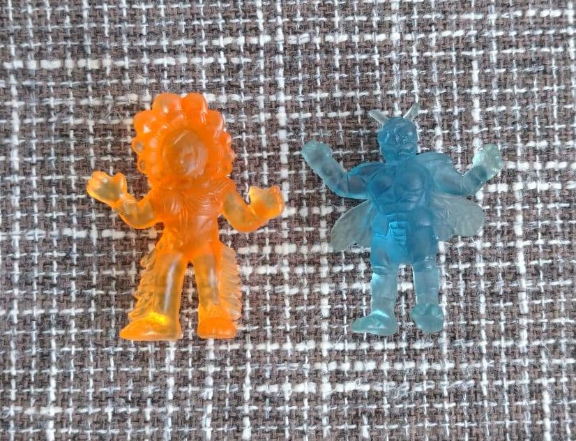 仮面ライダーBLACK 消しゴムフィギュア2体（ハチ怪人・アネモネ怪人）