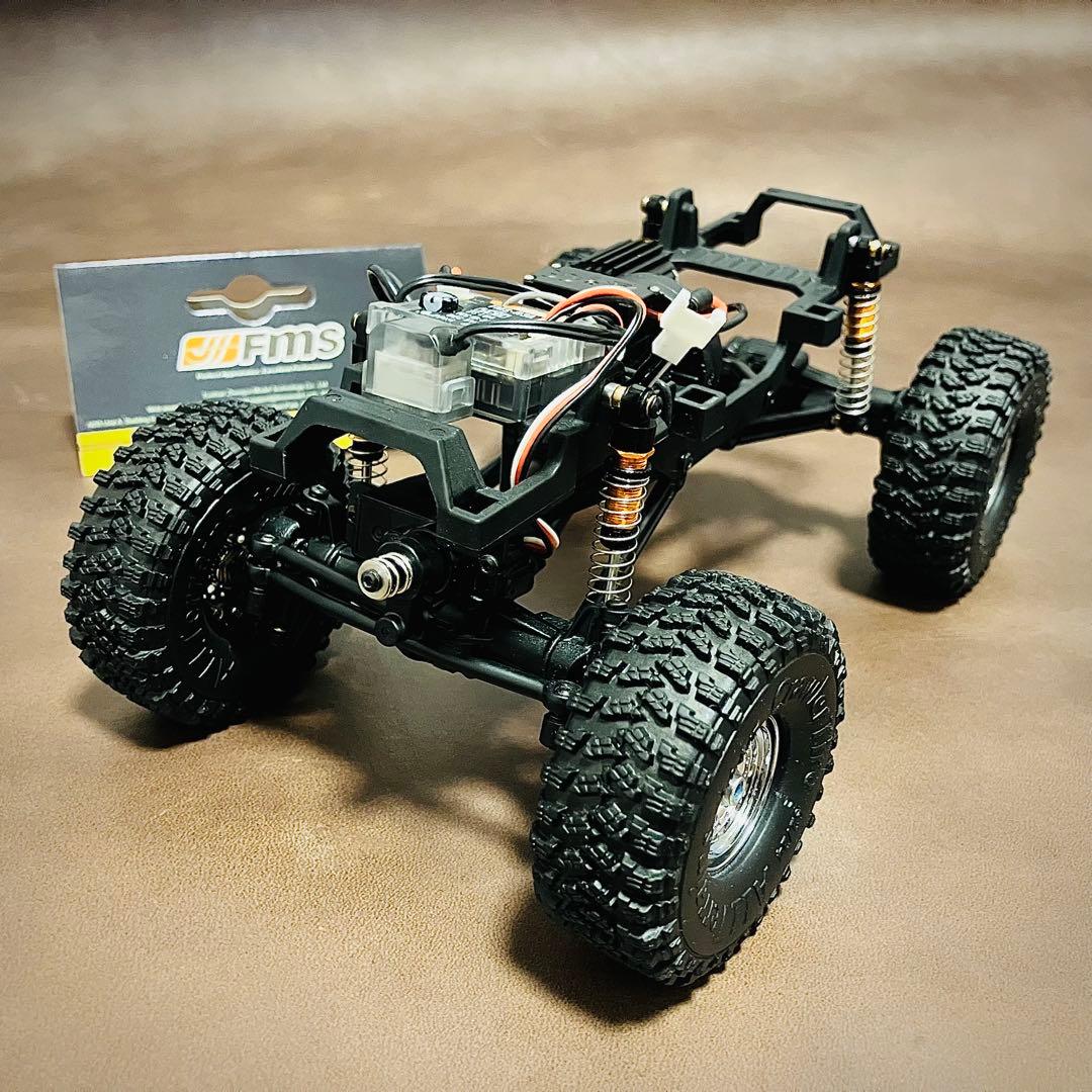 【FMS】 1/24 シボレー ブレイザー k5 セット　スマッシャーボディ付き