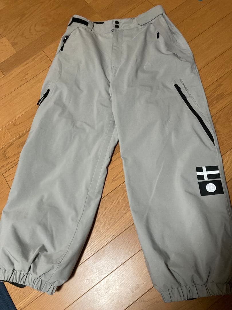 24-25モデル　コラボ上下セットBEYONDMEDALS NOMADIK