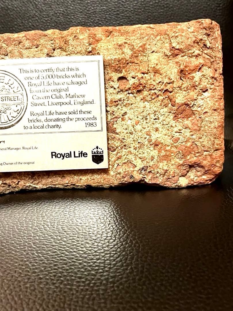 ビートルズ　キャヴァーンクラブ　LIVEハウス　解体レンガ5000分の1