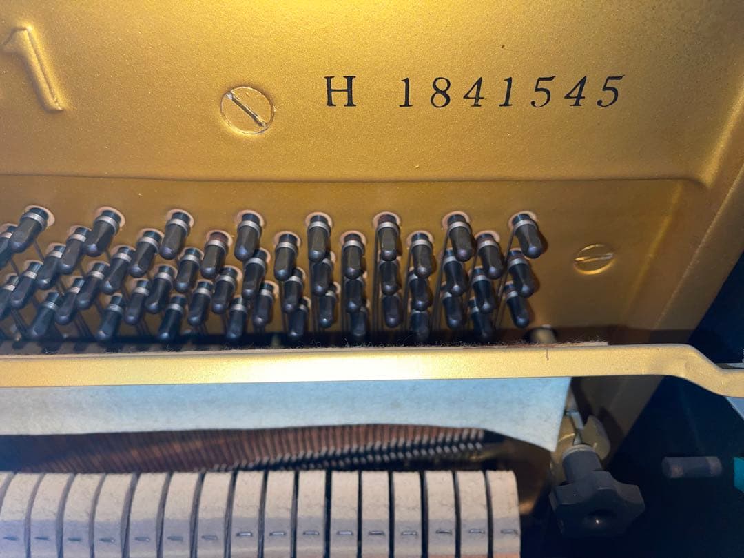 YAMAHA アップライトピアノ+トムソンピアノ椅子+インシュルーター