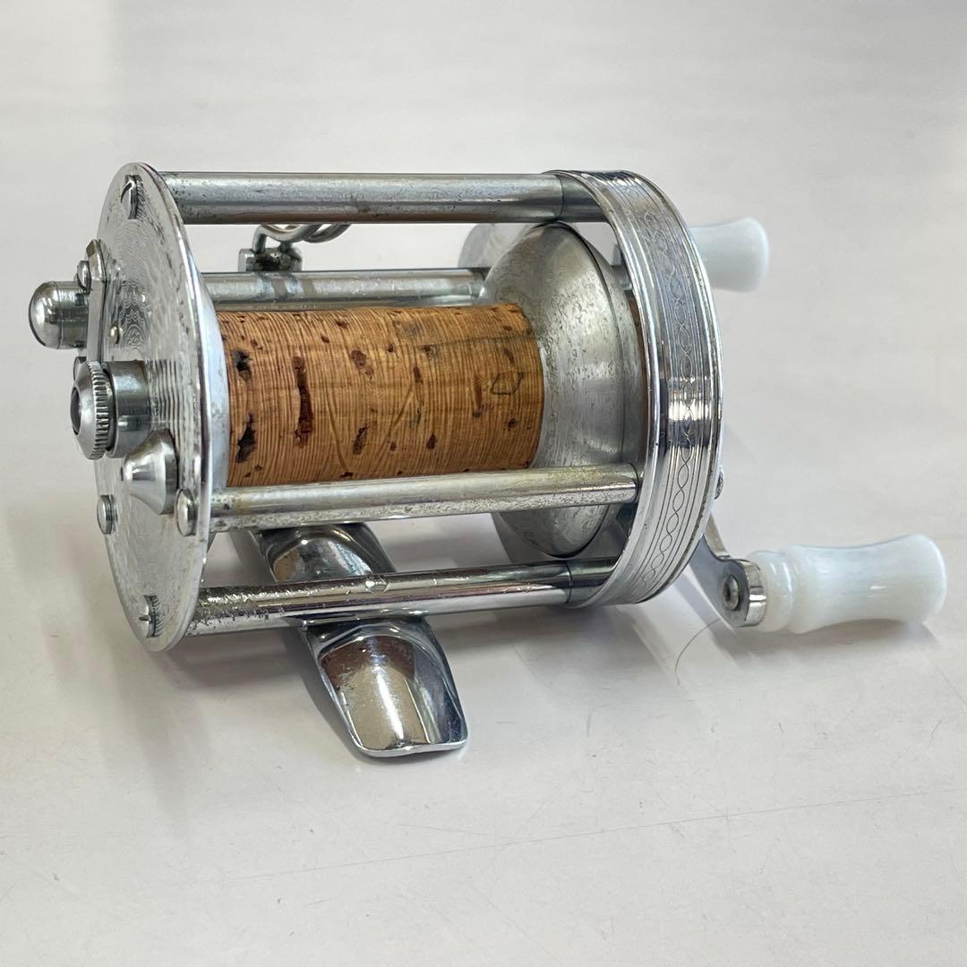 PFLUEGER SUMMIT 1993L 彫刻系ダイレクトリール