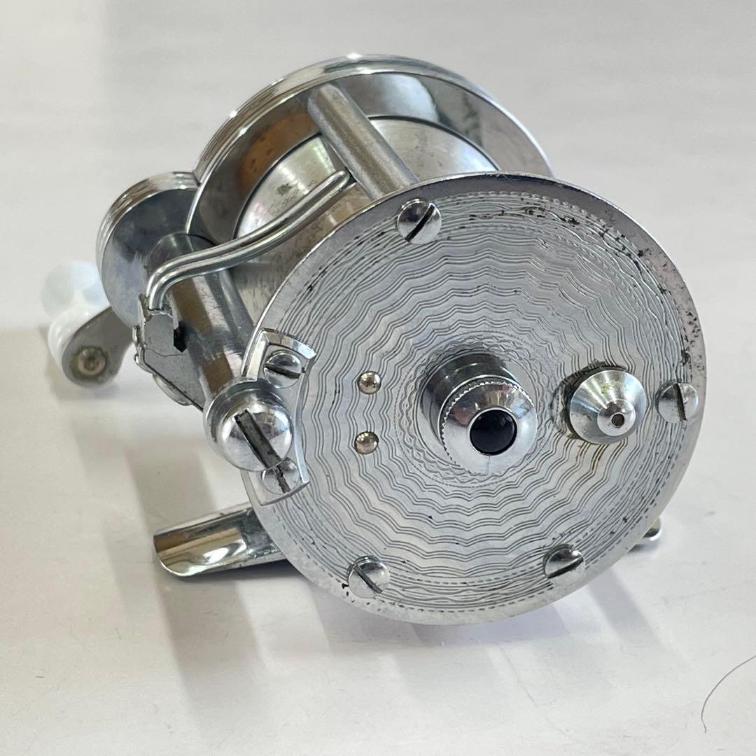 PFLUEGER SUMMIT 1993L 彫刻系ダイレクトリール