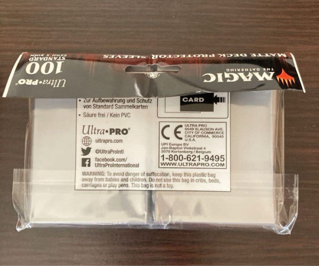 新品未開封　不笑のソリン　スリーブ　100枚入り　小島文美　ウルトラプロ