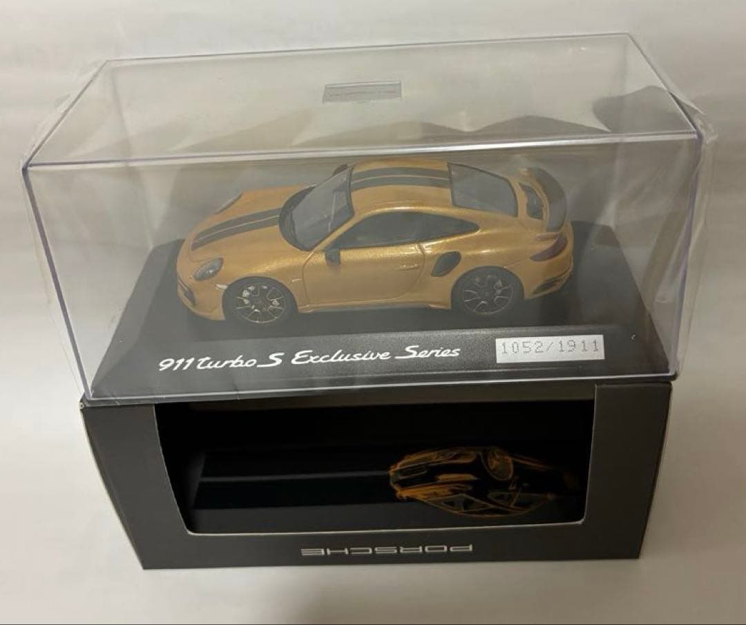 ポルシェ 911 ターボ S ミニカー（ゴールド）