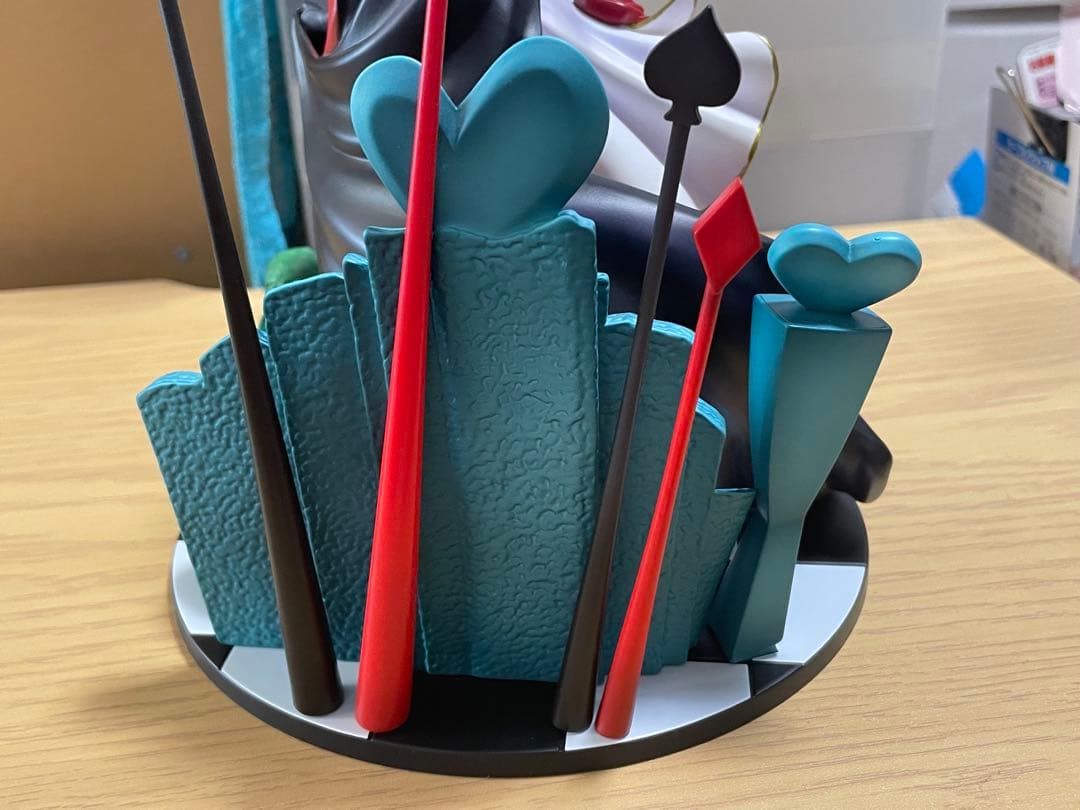 ツイステッドワンダーランド リドル・ローズハート 1/8スケールフィギュア