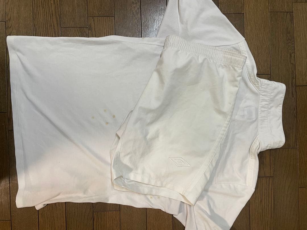 国内正規品Umbro イングランド代表サッカーシャツとショーツセット