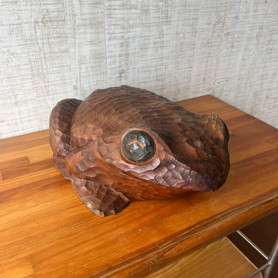 【アンティーク】杉？ 木彫りのカエル 置物 蛙 縁起物 オブジェ 飾り物