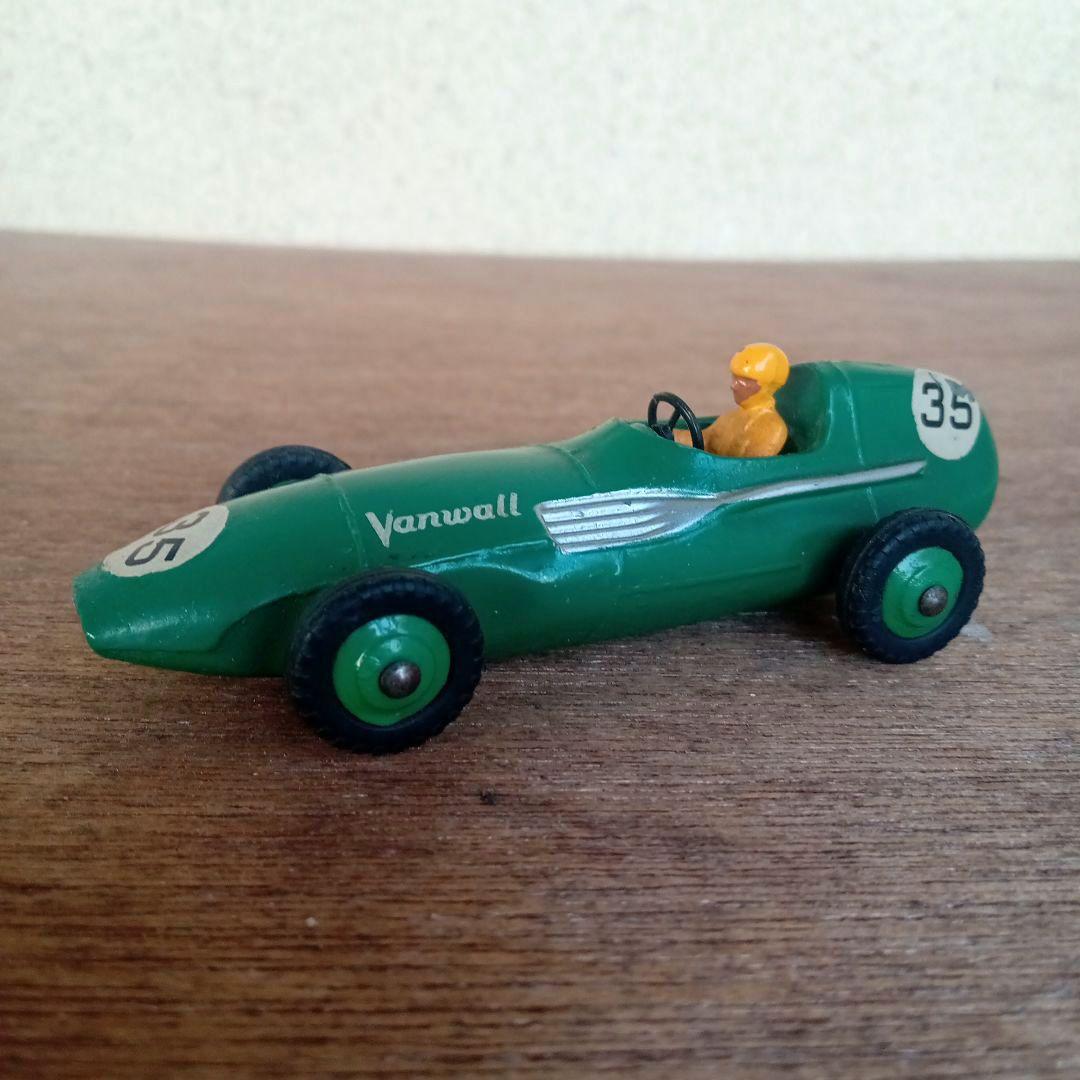 DINKY TOYS 　239 　VANWALL RACING CAR