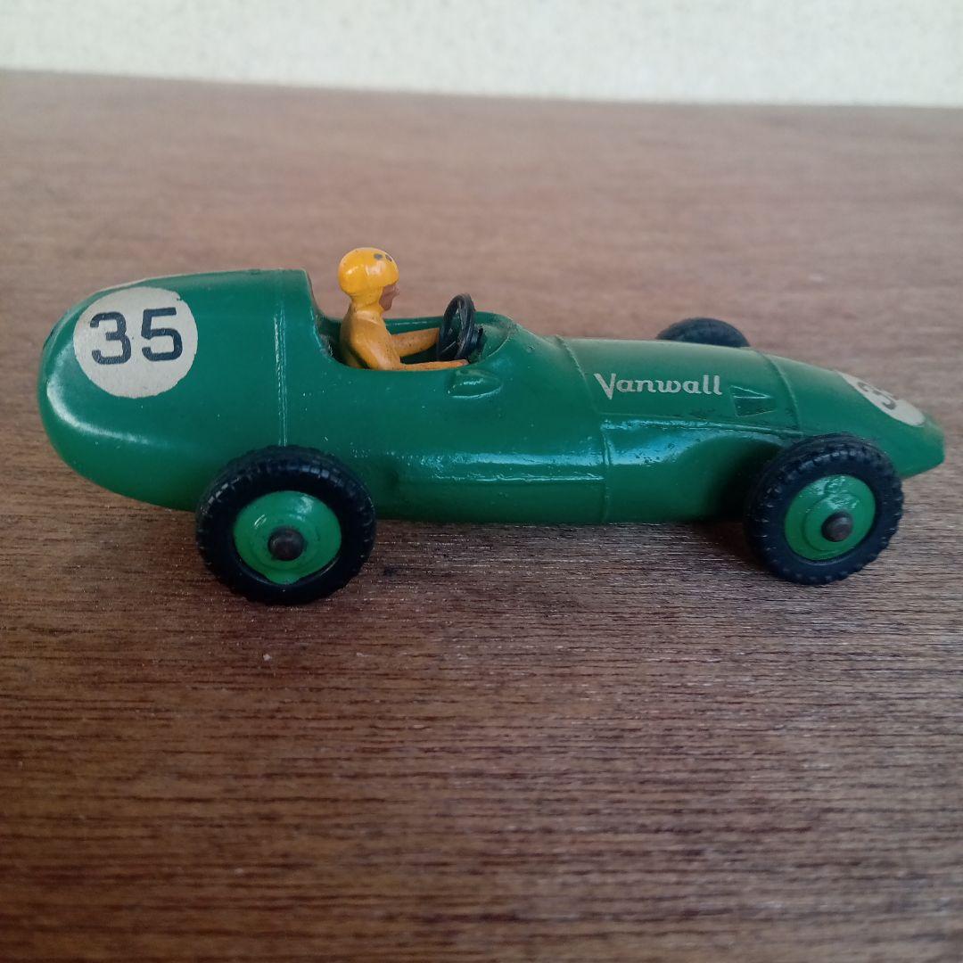 DINKY TOYS 　239 　VANWALL RACING CAR