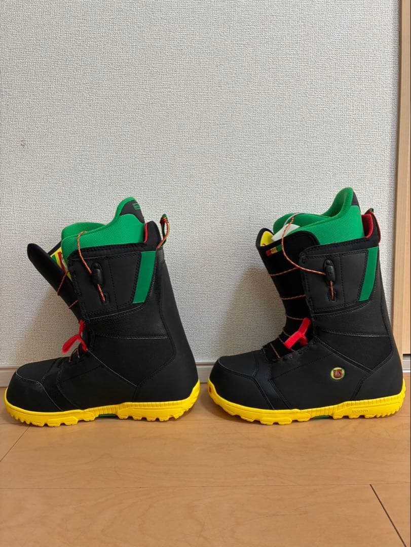 スノーボードブーツ ブラック/グリーン/イエロー