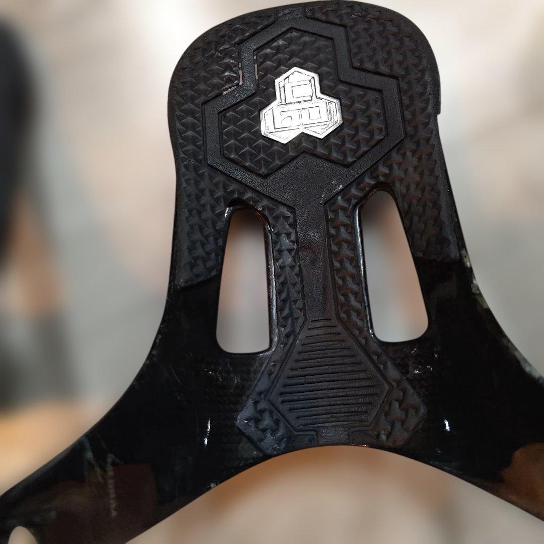 U【閲覧数130】2007c60. 2個セット カーボンスノボビンディング