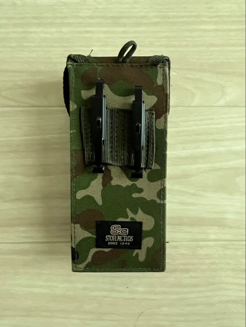 StormCros迷彩マガジンポーチとマガジン2本