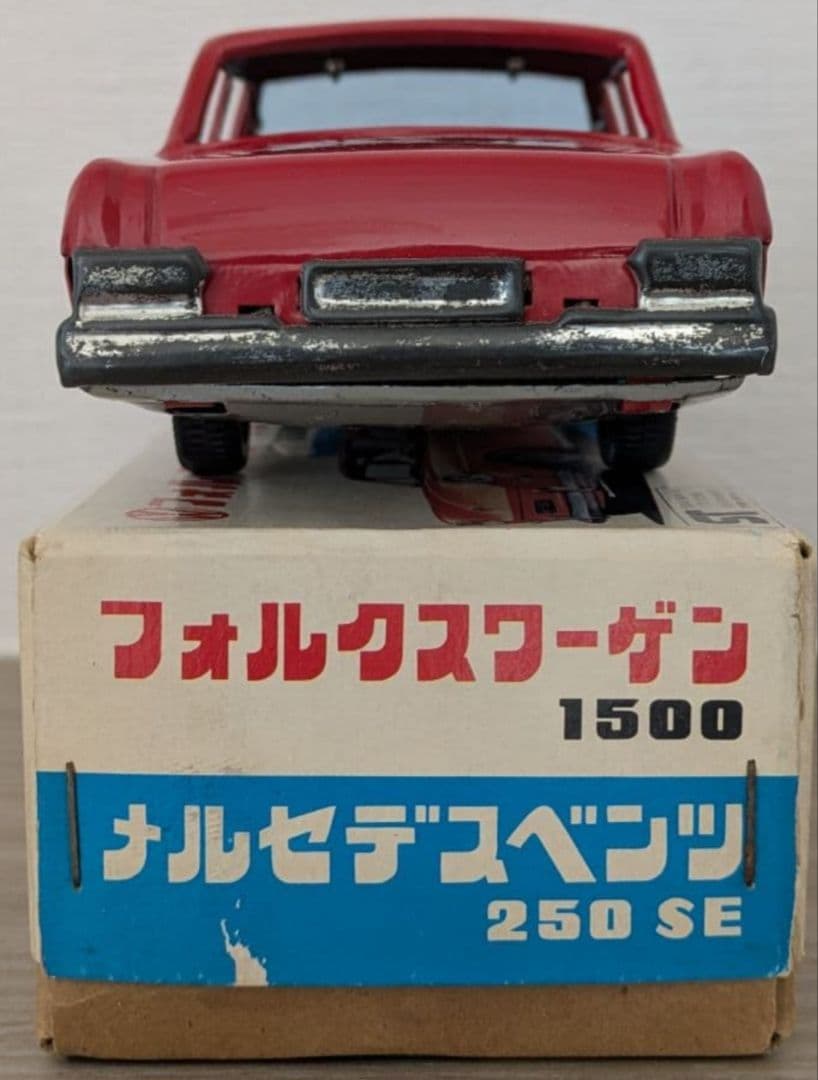 1960年代「メルセデス ベンツ250SE」ブリキカー　箱付き