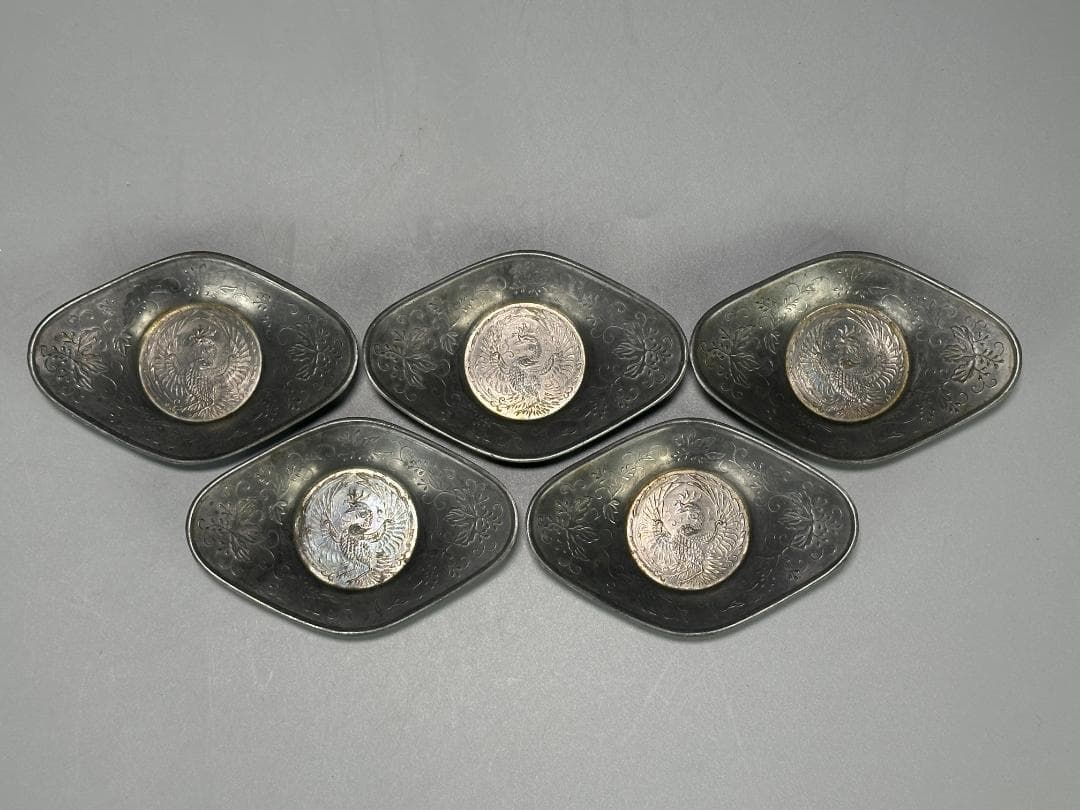 25.10.8-1 煎茶道具　錫製　鳳凰文茶托　五客