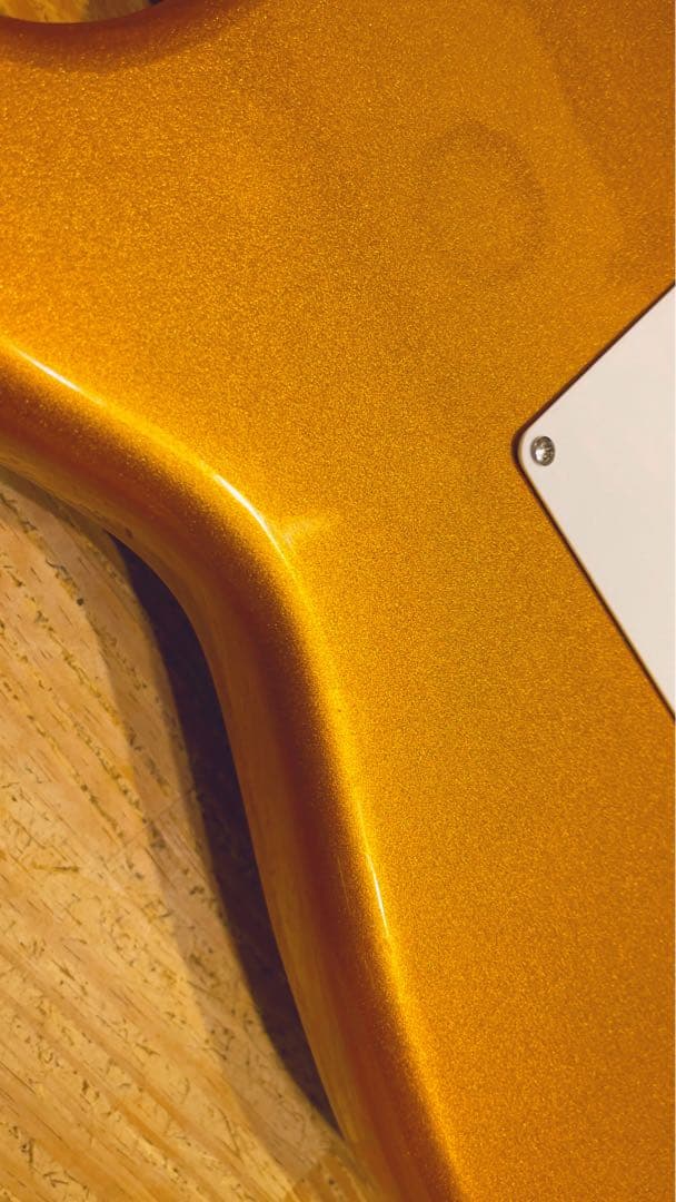 【値下げ】リバースヘッド スキャロップネック ストラトシェイプ