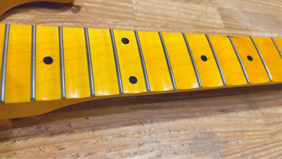 【値下げ】リバースヘッド スキャロップネック ストラトシェイプ