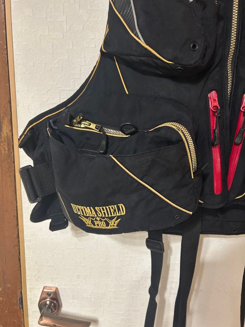 美品 がまかつ アルテマシールドプロフローティングベスト GM2183