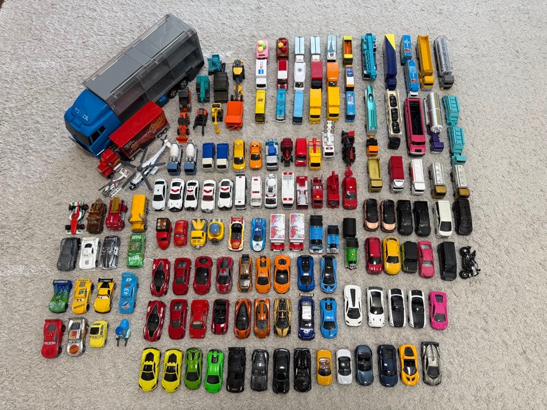 トミカ ミニカー 146台 トラック付き まとめ売り 大量 中古