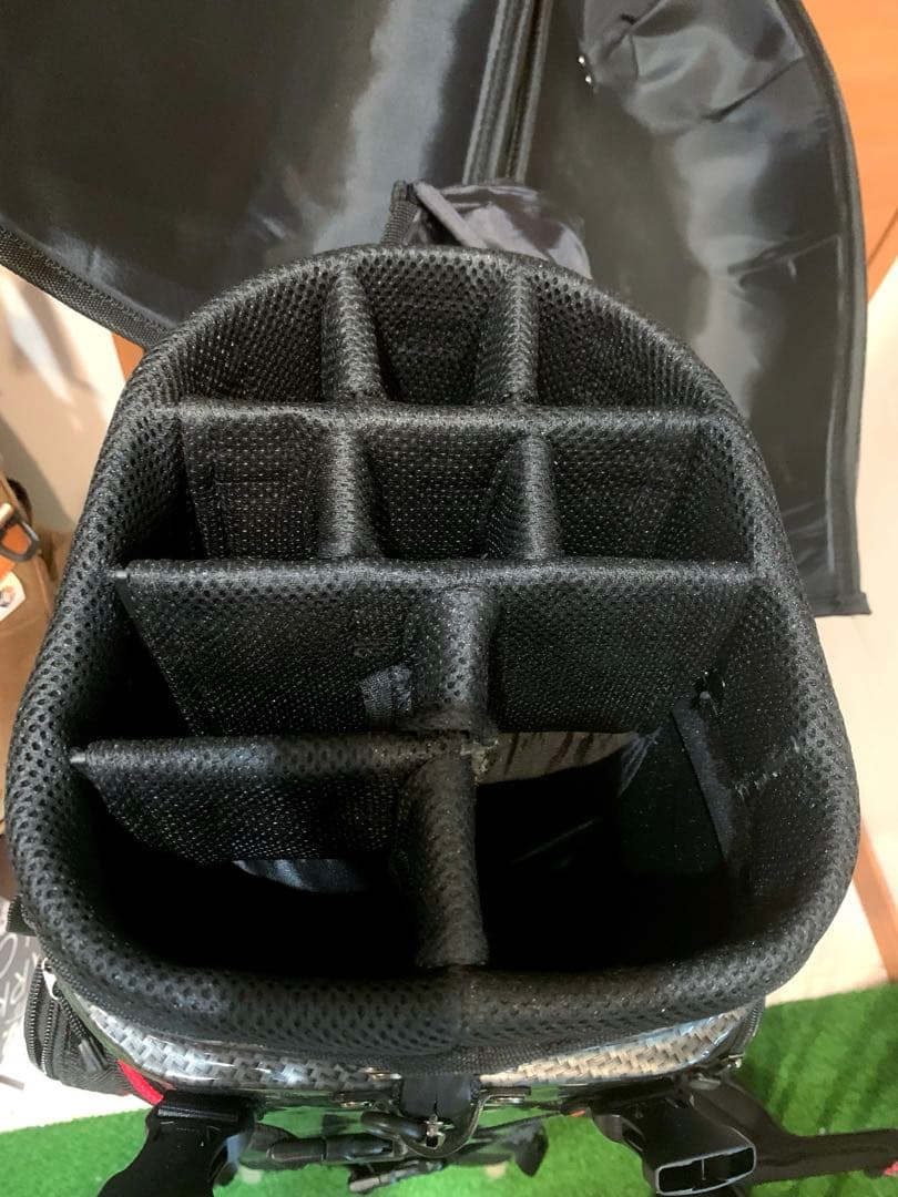 ほぼ未使用　メガゴルフ社 軽量 ネオ ハードケース キャディバッグ　キャスター付