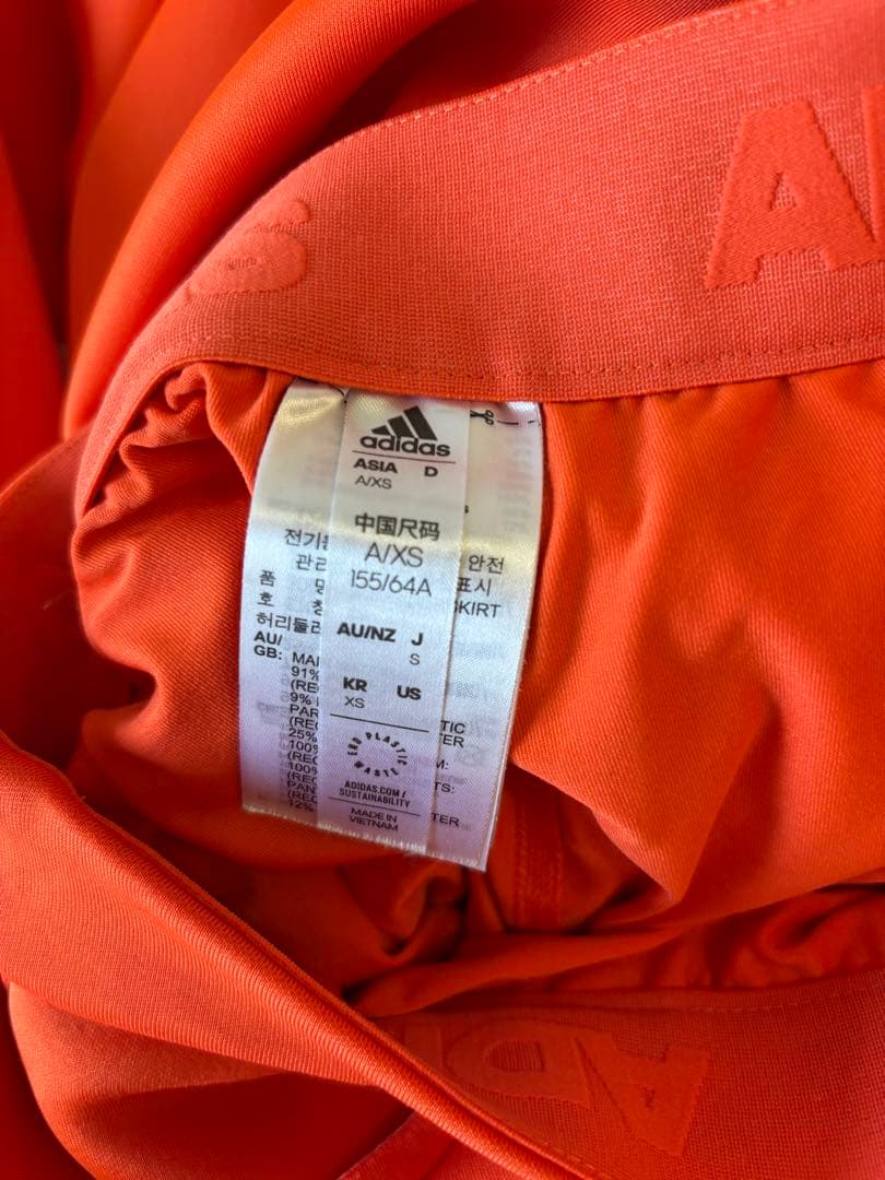 美品 アディダスゴルフ ブラッドオレンジ セットアップ