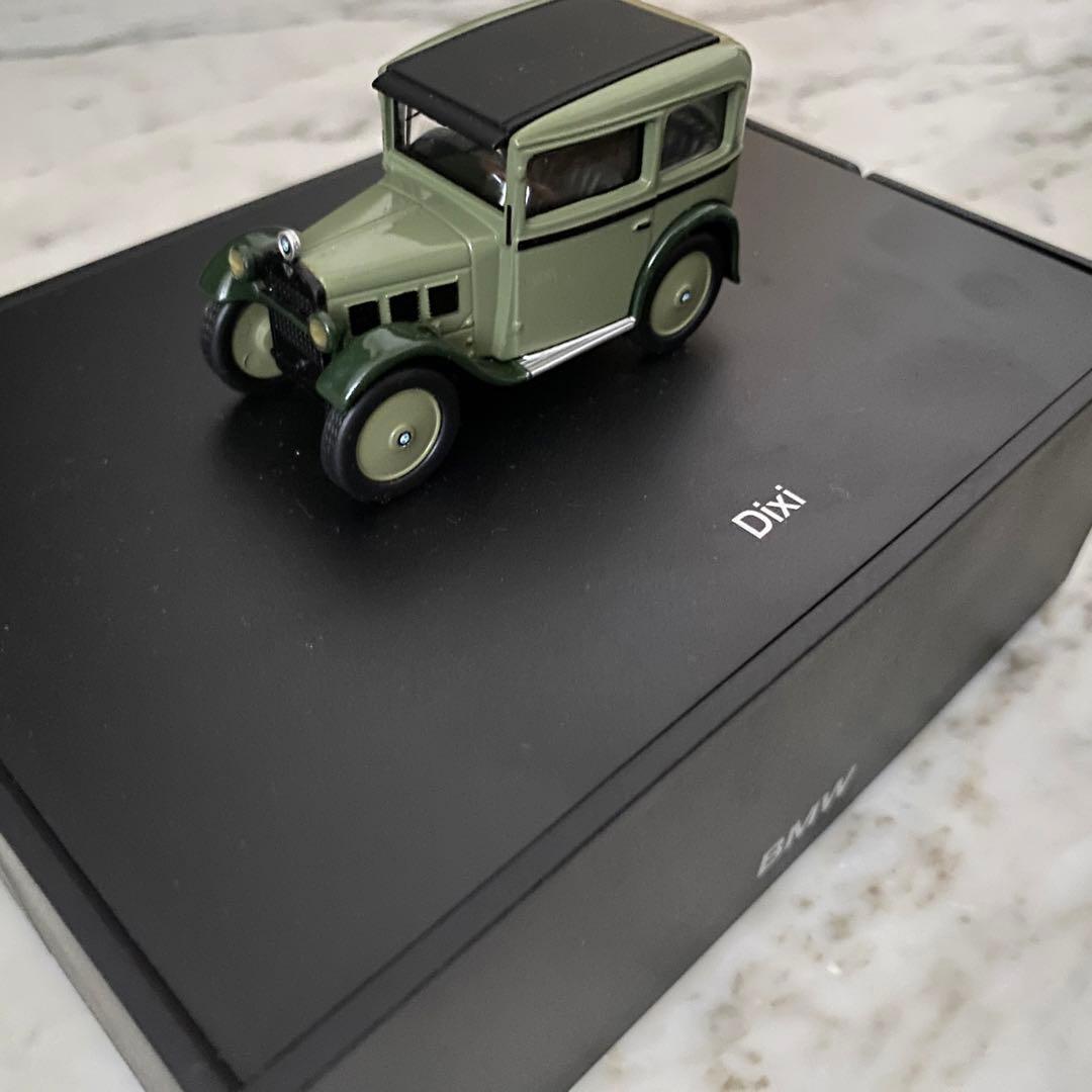  黒いボックス入りクラシックミニカー