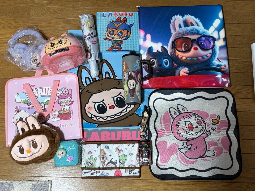 LABUBU ラブブ グッズ　まとめ売り　色々セット 未使用　座布団　水筒