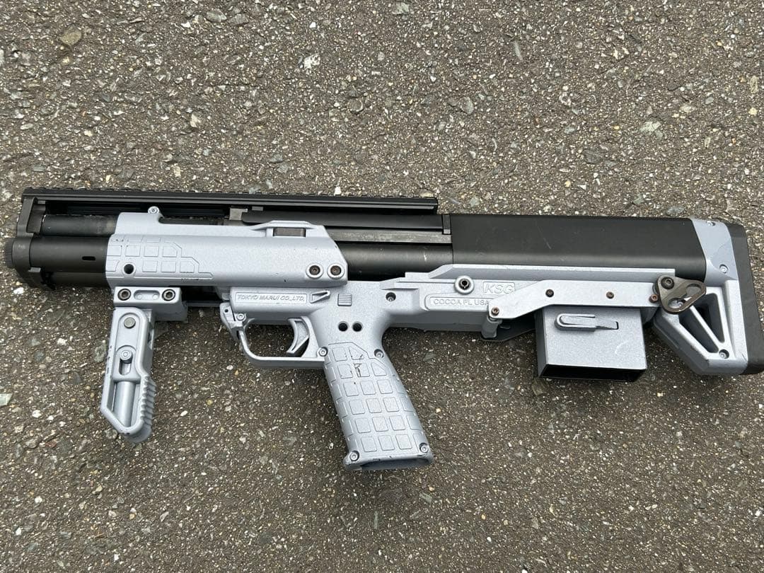 東京マルイ KSG ガスショットガン（塗装 サラマンダー装着 動作未確認