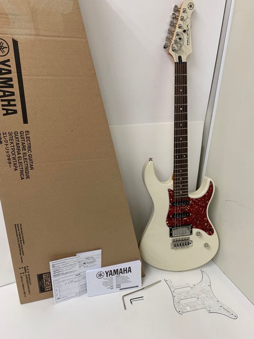 YAMAHA ヤマハ PAC612VIIX エレキギター PACIFICA