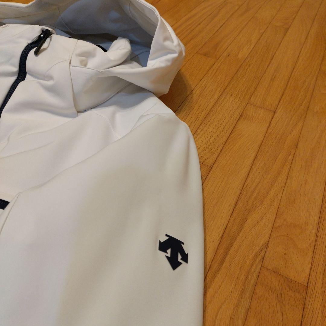 大幅値下げ!　女性用DESCENTE スキーウェア ホワイト/ターコイズ