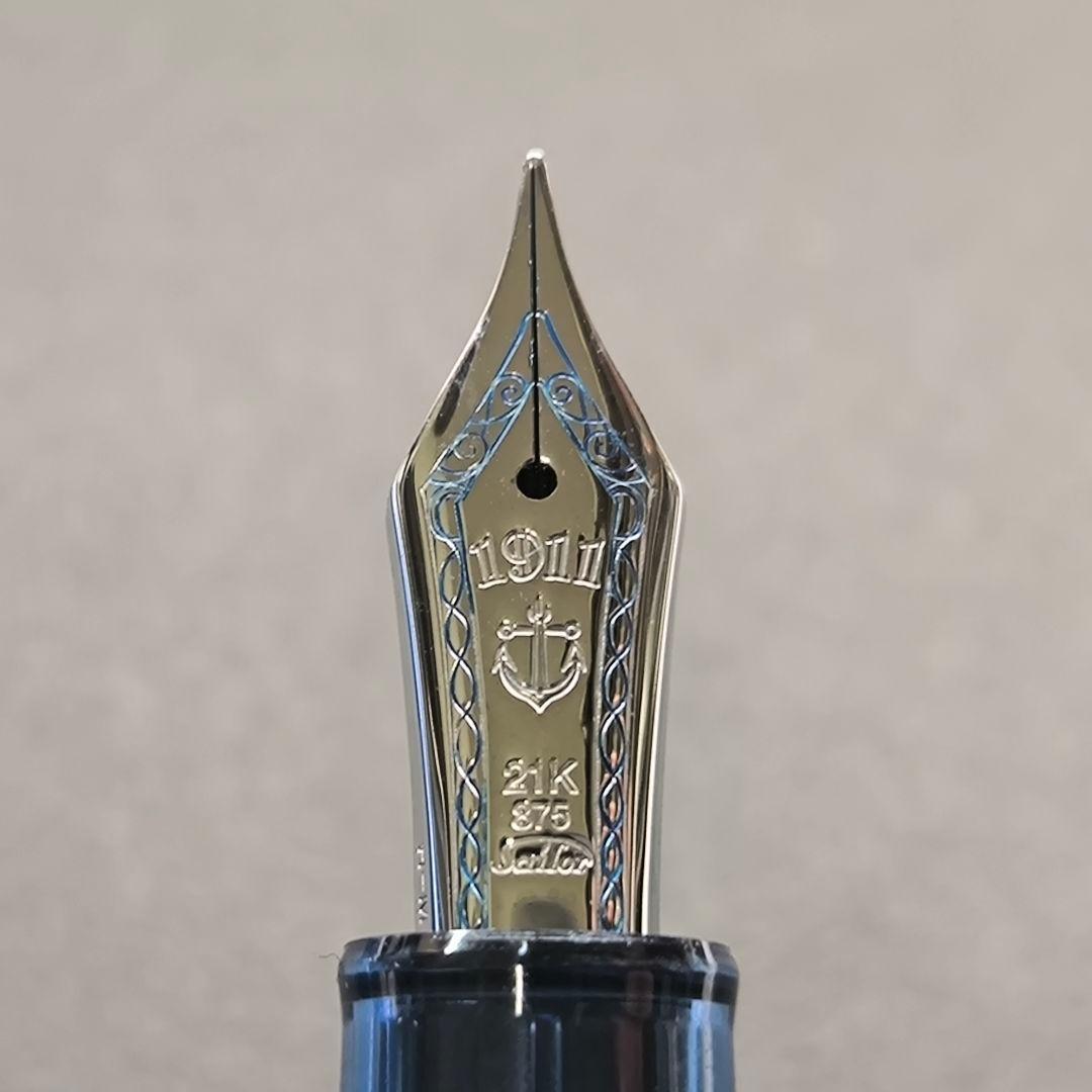 【極美品】セーラー万年筆 プロフェッショナルギア SKY(スカイ) ボトルセット