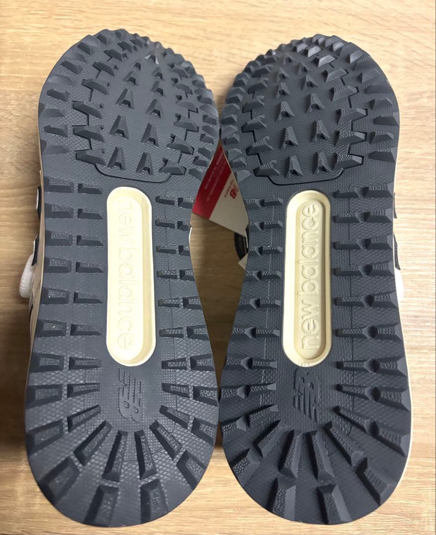 未使用 23.5cm 2E ニューバランスゴルフシューズUGBS574Hホワイト