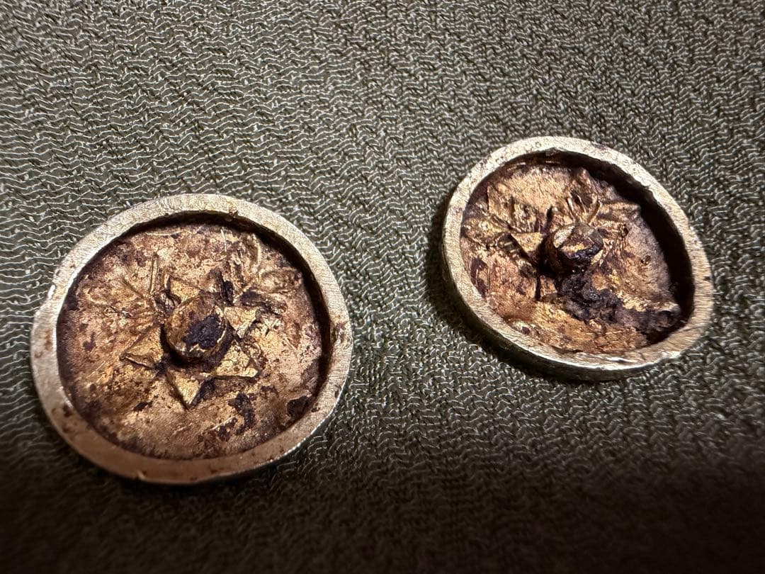 金無垢補償　金目貫　違い猪目矢紋（日本刀装具脇差短刀拵馬針小柄小刀笄縁頭鍔鐔