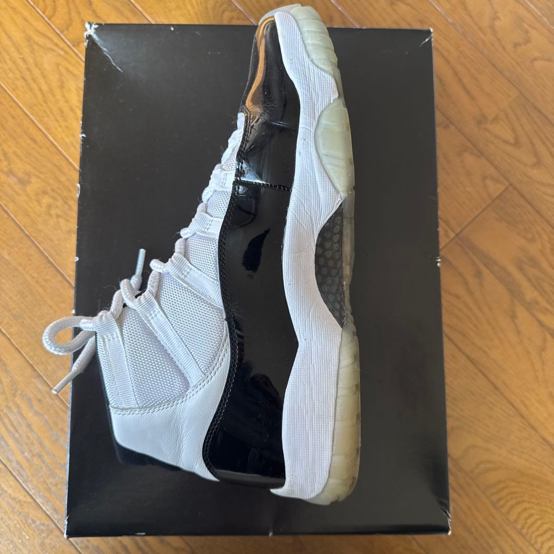 Air Jordan 11 ホワイト/ブラック