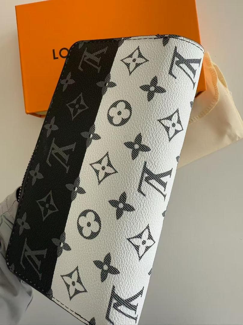 美品 ロゴ長財布 ブラック/ホワイト