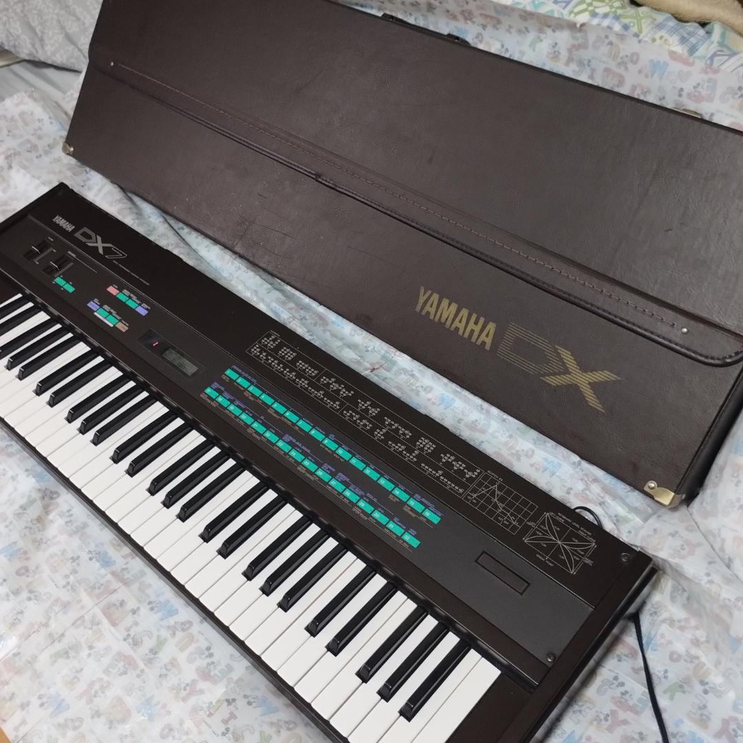 YAMAHA「 DX7 」 FM音源搭載デジタルシンセサイザー