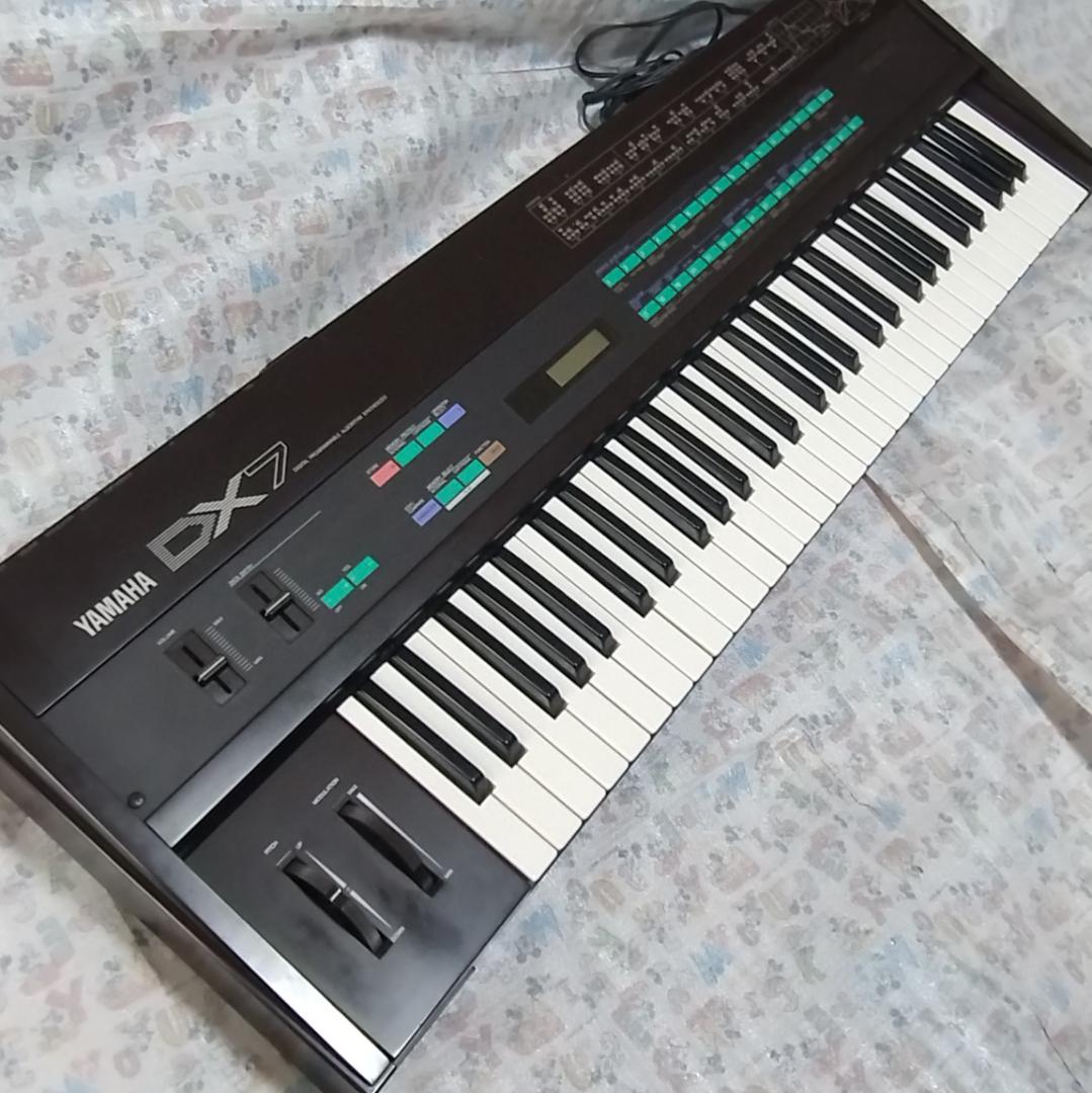 YAMAHA「 DX7 」 FM音源搭載デジタルシンセサイザー